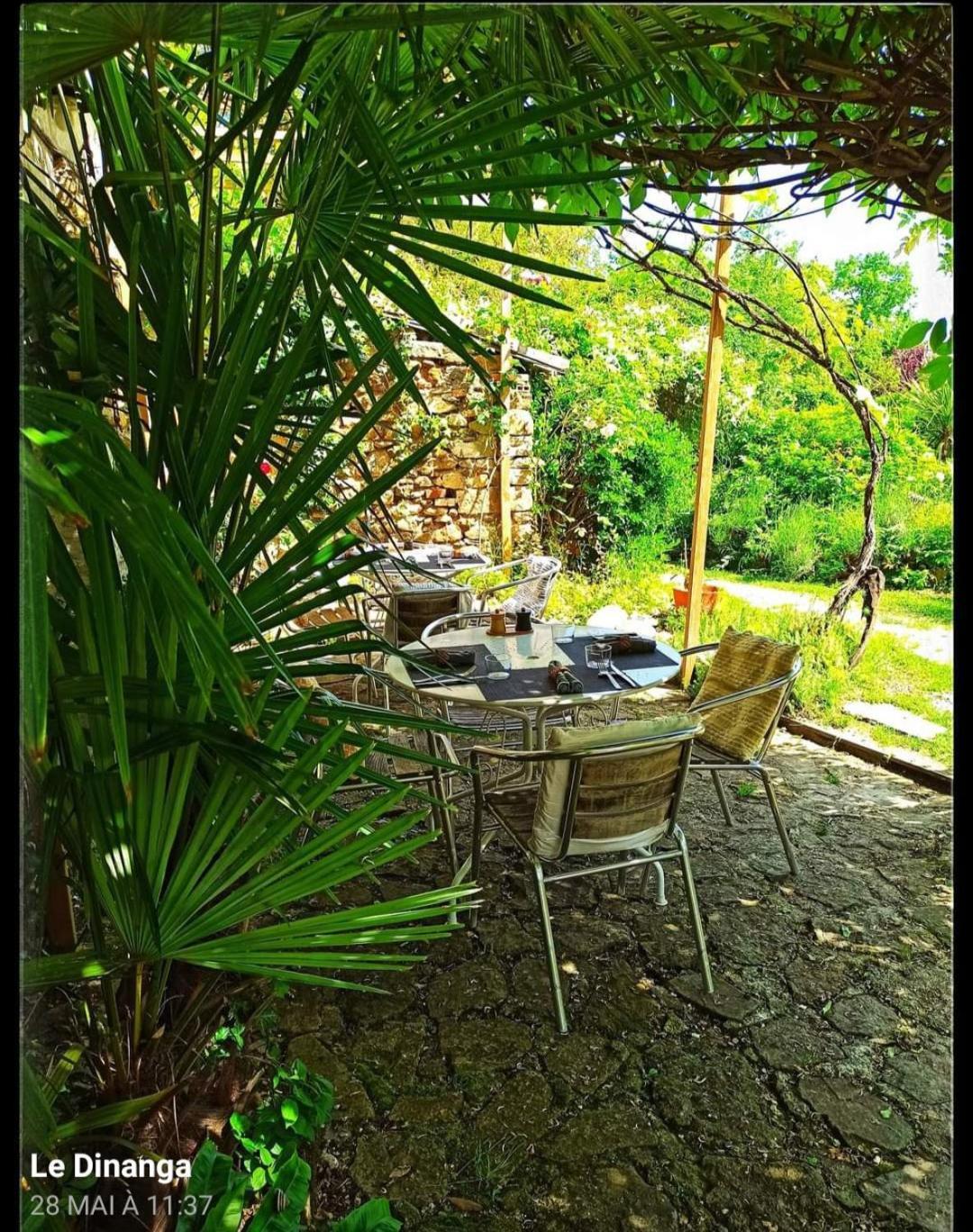 Le Dinanga Bed & Breakfast Léran Exterior photo